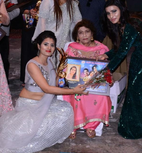 Honoured By Bollywood Legend Master Saroj Khan ji “DKD” (2 Nov 2019)